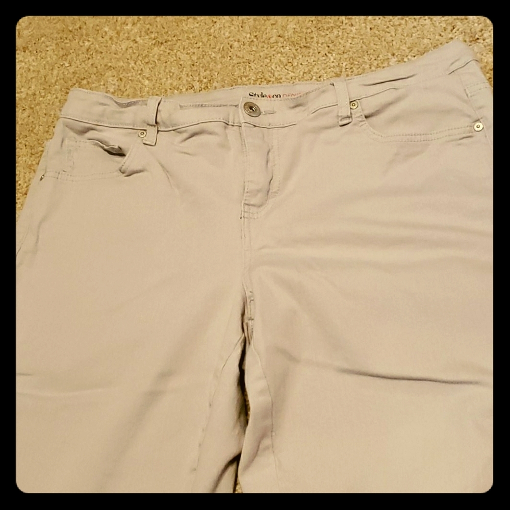 Stretch denim capris